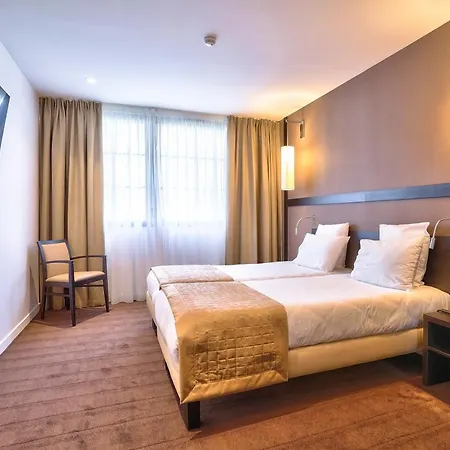 Simon's Boutique 3*