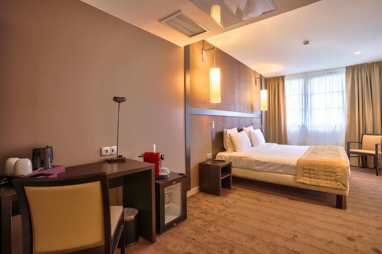 Simon's Boutique Parigi